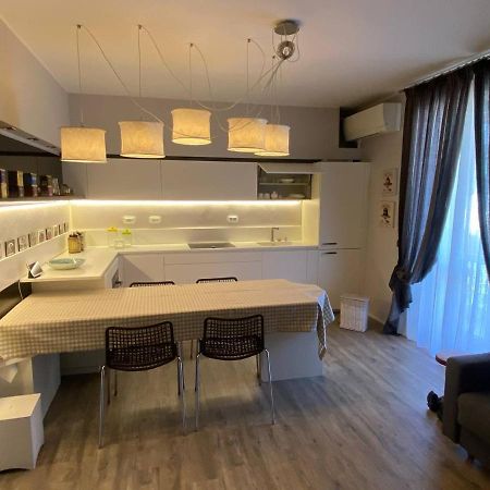 Desenzano Luxury Apartment Desenzano del Garda Exteriör bild