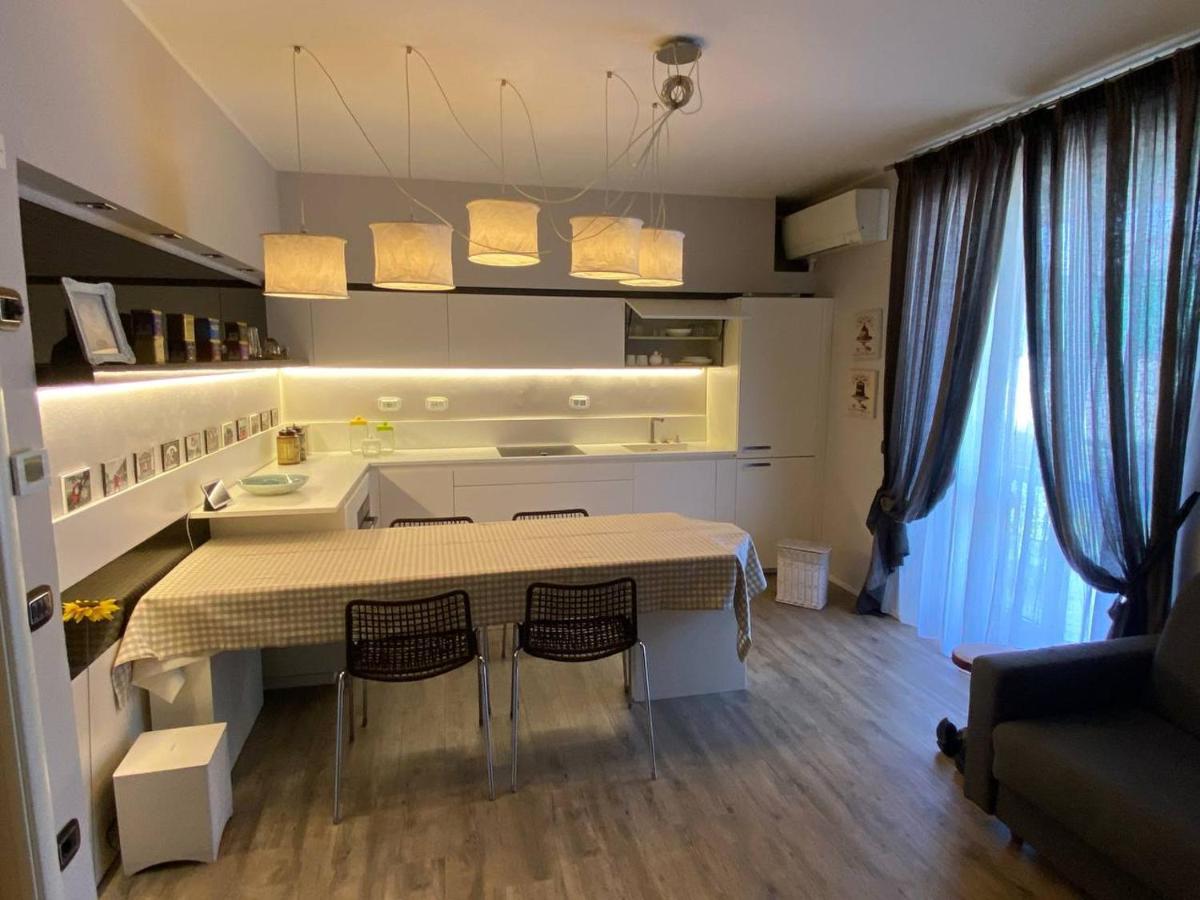 Desenzano Luxury Apartment Desenzano del Garda Exteriör bild