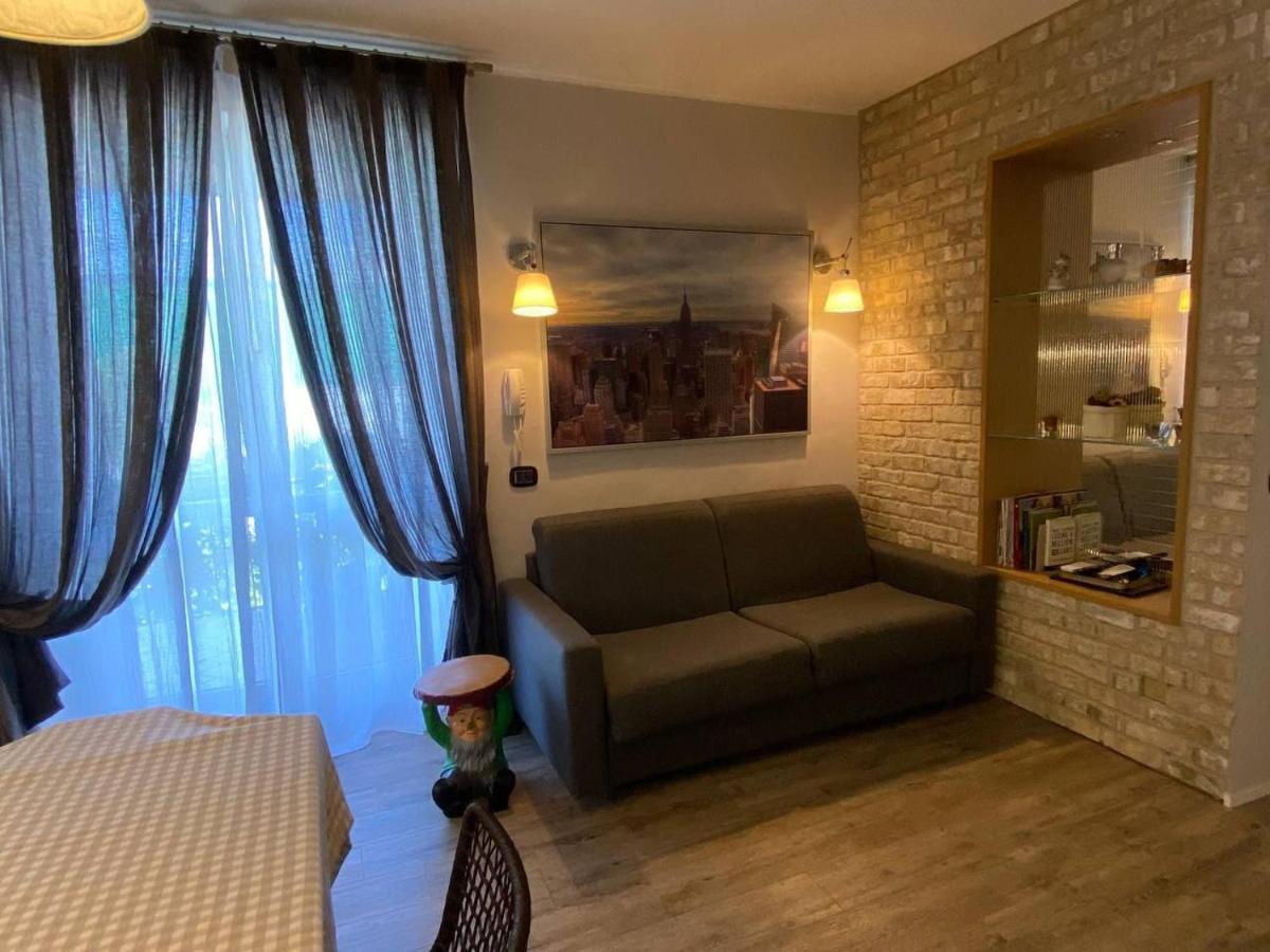 Desenzano Luxury Apartment Desenzano del Garda Exteriör bild